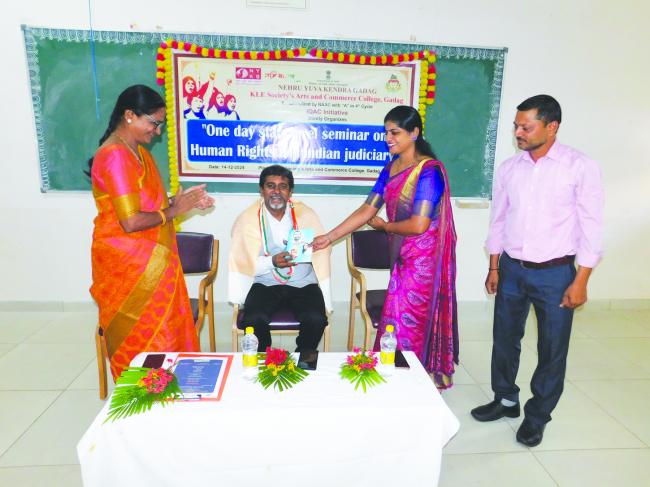 ಮಾನವನ ಘನತೆಗೆ ಹಕ್ಕುಗಳು ಅತ್ಯಗತ್ಯ