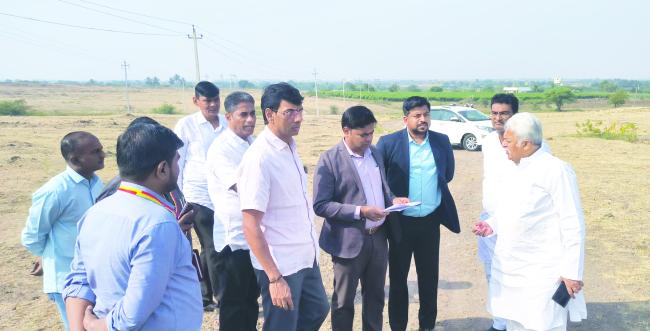 ವಿಜಯಪುರದಲ್ಲಿ ಕ್ರಿಕೆಟ್ ಕ್ರೀಡಾಂಗಣ ನಿರ್ಮಿಸಲು ಸ್ಥಳ ಪರೀಶೀಲನೆ  