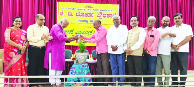 ಮನಸನ್ನು ಹತೋಟಿಯಲ್ಲಿಟ್ಟುಕೊಂಡು ಮಹತ್ಕಾರ್ಯವನ್ನಾದರೂ ಸಾಧಿಸಬಹುದು: ಹಲಗತ್ತಿ 