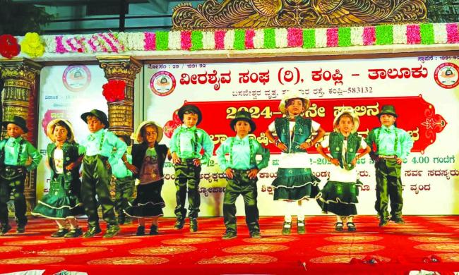 ಮಕ್ಕಳ ಕೈಯಲ್ಲಿ ಮೊಬೈಲ್ ಕೊಡುವ ಬದಲು ಪುಸ್ತಕ ಕೊಟ್ಟಾಗ ಮಾತ್ರ ಜ್ಙಾನ ಸಂಪಾದನೆಯಾಗುತ್ತದೆ : ಚನ್ನಬಸವರಾಜ 