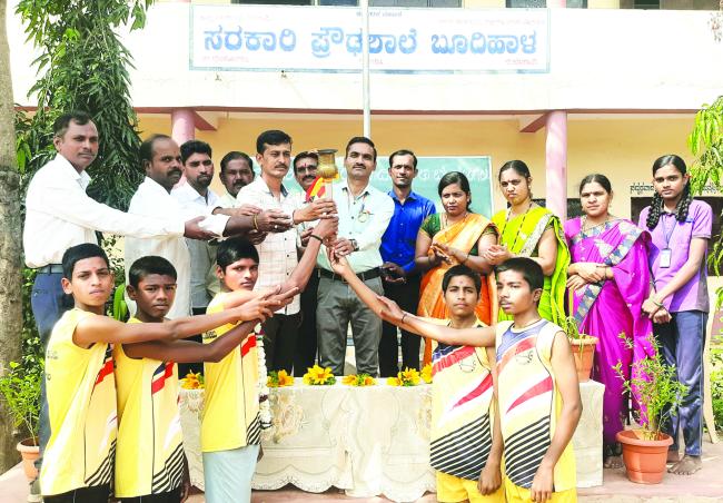 ಬೂದಿಹಾಳ ಸರಕಾರಿ ಪ್ರೌಢಶಾಲೆಯಲ್ಲಿ ಕ್ರೀಡಾ ಹಬ್ಬ ಆಯೋಜನೆ  