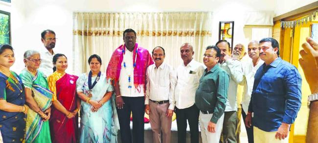ಪ್ರಶಸ್ತಿ ಪುರಸ್ಕೃತೆ ಉಮಾ ತಂಬ್ರಳ್ಳಿ ನಿವಾಸಕ್ಕೆ ಶಾಸಕರ ಭೇಟಿ 