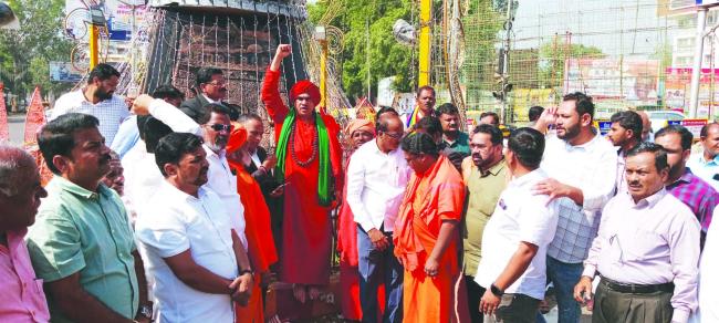 ಲಾಠಿ ಚಾರ್ಜ್‌ಗೆ ಖಂಡನೆ : ಲಿಂಗಾಯತ ಪಂಚಮಸಾಲಿಗಳ ಪ್ರತಿಭಟನೆ 
