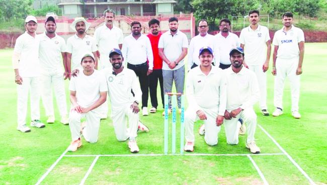 ಡಿವಿಜನ್ ಲೀಗ್ ಪಂದ್ಯ: ಹಟ್ಟಿಯ ಪ್ರಿಯಾಂಕ ಕ್ರಿಕೆಟ್ ತಂಡ ಸೆಮಿಫೈನಲ್‌ಗೆ ಲಗ್ಗೆ 