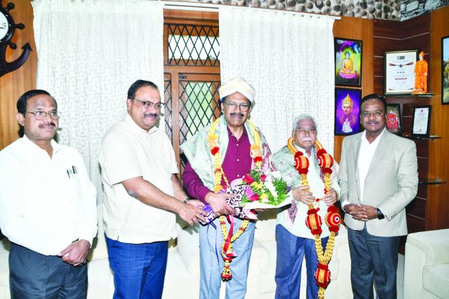 ಕನ್ನಡ ವಿಶ್ವವಿದ್ಯಾಲಯಕ್ಕೆ ಡಾ.ಚಂದ್ರಶೇಖರ ಕಂಬಾರರ  ವೈಯಕ್ತಿಕ ಭೇಟಿ 