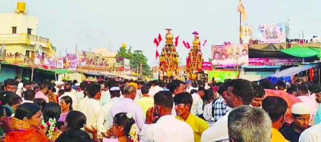 ಶ್ರೀ ಗುರು ವೀರಘಂಟೈ ಮಡಿವಾಳೇಶ್ವರ ದೇವರ ಜೋಡು ರಥೋತ್ಸವ 