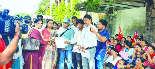 ಎನ್ ಇಪಿ ಜಾರಿಯಾದ ನಂತರ ವಿದ್ಯಾರ್ಥಿಗಳ ಅಂಕ ಪಟ್ಟಿ ಬಂದಿಲ್ಲ : ಜಿಲ್ಲಾಧಿಕಾರಿ ಮೂಲಕ ಮುಖ್ಯಮಂತ್ರಿಗೆ ಮನವಿ