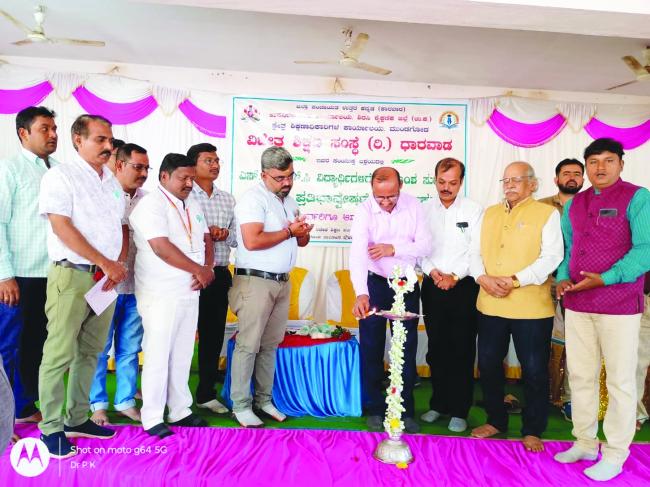 ವಿದ್ಯಾರ್ಥಿಗಳು ಚೆನ್ನಾಗಿ ಓದಿ  ತಂದೆ ತಾಯಿ ಹೆಸರನ್ನು ಉಳಿಸುವಂಥಾಗಿ ಮಾಡಿ :ಪಾರಿ ಬಸವರಾಜ 