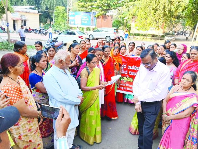 ಬಿಸಿಯೂಟ ನೌಕರರಿಗೆ ವೇತನ ಹೆಚ್ಚಳ ಮಾಡುವಂತೆ ಒತ್ತಾಯಿಸಿ ಸಿಎಂಗೆ ಮನವಿ 