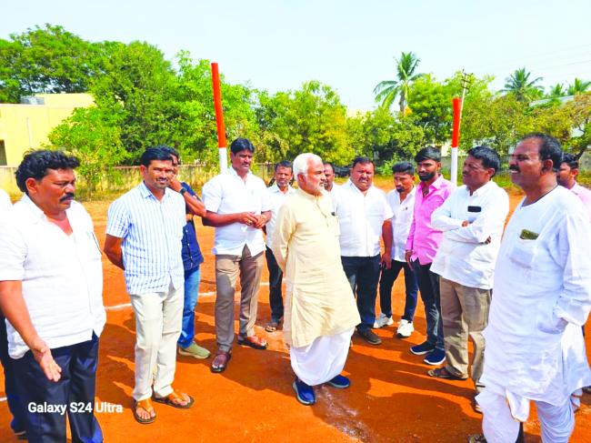 ಶೇರಿಗೇರಿ ಕ್ರೀಡೆಯ ಅಂಕಣ ವೀಕ್ಷಿಸಿದ ಶಾಸಕ ಜೆ ಟಿ ಪಾಟೀಲ  