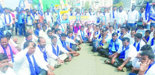 ಅಮಿತ್ ಷಾ ರಾಜಿನಾಮೆಗೆ ಆಗ್ರಹಿಸಿ ಡಿಎಸ್ ಎಸ್ ಪ್ರತಿಭಟನೆ