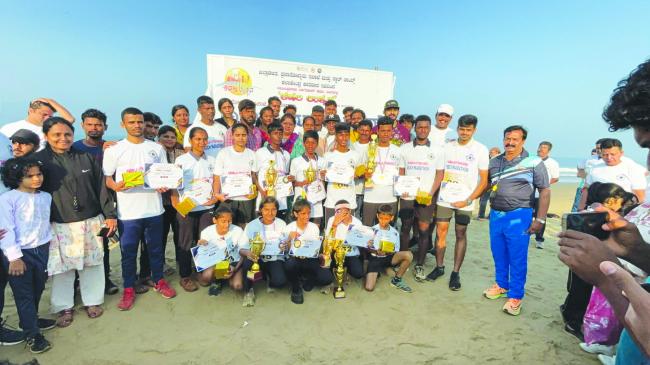 ಕಾರವಾರ ಕಡಲತೀರದಲ್ಲಿ ಮ್ಯಾರಥಾನ್ ಯಶಸ್ವಿ
