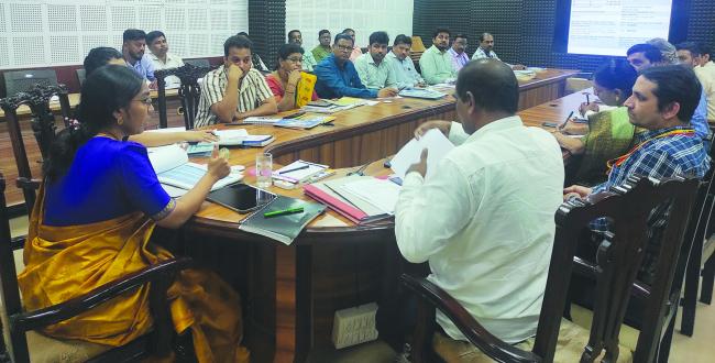 ಜಿಲ್ಲೆಯ ಯುವಕರಿಗೆ ಸ್ಥಳೀಯವಾಗಿ ಉತ್ತಮ ಉದ್ಯೋಗ ಸೃಷ್ಠಿಸಿ : ಜಿಲ್ಲಾಧಿಕಾರಿ ಲಕ್ಷ್ಮೀಪ್ರಿಯಾ