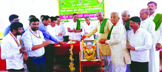 ರೈತರನ್ನು ಪ್ರೋತ್ಸಾಹಿಸುವುದು ಮತ್ತು ಅವರನ್ನು ಗೌರವಿಸುವುದು ನಮ್ಮ ಕರ್ತವ್ಯ: ಸೋಮನಕಟ್ಟಿ