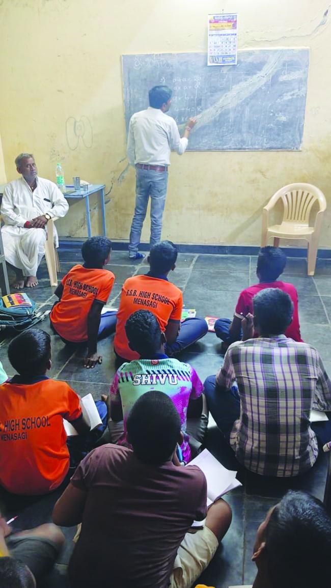 ಸಮಾಜ ಕಲ್ಯಾಣ ಇಲಾಖೆಯ ಮೆಟ್ರಿಕ್ ಪೂರ್ವ ವಸತಿ ನಿಲಯಕ್ಕೆ ಭೇಟಿ