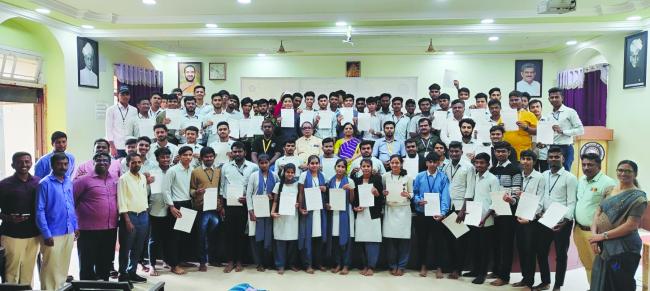 ಕೆ. ಎಚ್‌. ಕಬ್ಬೂರ ತಾಂತ್ರಿಕ ಶಿಕ್ಷಣ ಸಂಸ್ಥೆಯ ವಿದ್ಯಾರ್ಥಿಗಳು ಉದ್ಯೋಗಕ್ಕೆ ಆಯ್ಕೆ 