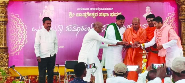 ಸಿದ್ದಲಿಂಗ ದೇವರು ಬೆಲೆ ಕಟ್ಟಲಾಗದ ಮುತ್ತು: ನಡಹಳ್ಳಿ  