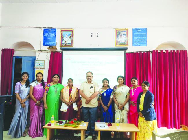 ಉತ್ತಮ ಆಹಾರದ ಆಯ್ಕೆ ಮಹಿಳೆಯರದ್ದಾಗಲಿ : ಸವಿತಾ ಅಂಗಡಿ 