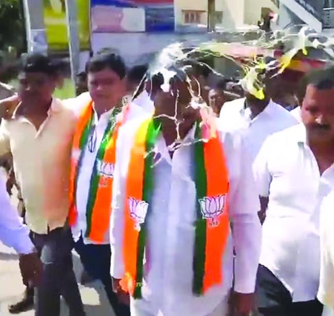 ಬಿಜೆಪಿ ಶಾಸಕ ಮುನಿರತ್ನ ಅವರ ಮೇಲೆ ಮೊಟ್ಟೆ ದಾಳಿ: ಮೂವರ ಬಂಧನ