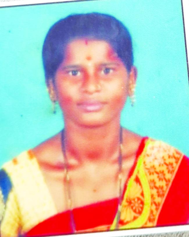 ಮಹಿಳೆಯೊರ್ವಳು ತನ್ನ 2 ವರ್ಷದ ಹೆಣ್ಣು ಮಗುವಿನ ಜೊತೆಗೆ ಕಾಣೆ