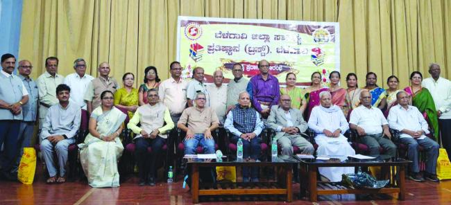 ಬೆಳಗಾವಿ ಜಿಲ್ಲೆಯ ಬರೆಹಗಾರರಿಂದ ಮೌಲ್ಯಯುತ ಸಾಹಿತ್ಯ ಸೃಷ್ಟಿಯಾಗಿದೆ -ಡಾ. ಶ್ರೀಧರ ಹೆಗಡೆ