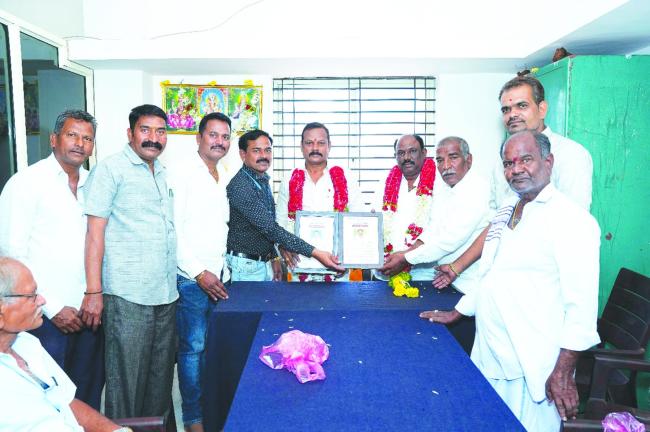 ಪ್ರಾಥಮಿಕ ಕೃಷಿ ಪತ್ತಿನ ಅಧ್ಯಕ್ಷ ಪಿ.ಬಾಬು, ಉಪಾಧ್ಯಕ್ಷ ಗುಳೇದ ಆಯ್ಕೆ