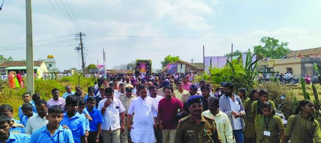 ಸಕಲ ಸರ್ಕಾರಿ ಗೌರವದೊಂದಿಗೆ ಸುಬೇಧಾರ ಧರ್ಮರಾಜ ಅಂತಿಮ ಸಂಸ್ಕಾರ 