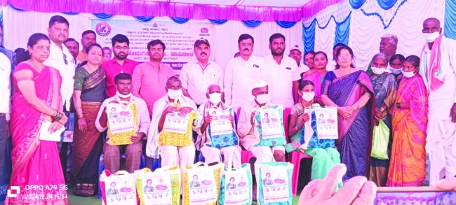 ರಾಷ್ಟ್ರೀಯ ಕ್ಷಯರೋಗ ನಿರ್ಮೂಲನೆ ಆಂದೋಲನ ಅಭಿಯಾನ ಪ್ರಯುಕ್ತ ಕ್ಷಯರೋಗಿಗಳಿಗೆ ಚೈತನ್ಯ ಪೌಷ್ಠಿಕ ಪೂರಕ ಆಹಾರದ ಕಿಟ್ ವಿತರಣೆ