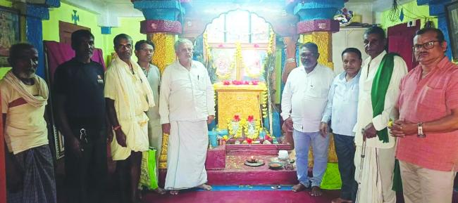 ಲೌಕಿಕ ಬದುಕಿನಲ್ಲಿ ಬಿದ್ದಿರುವ ಮನುಷ್ಯ ಶಾಂತಿ ನೆಮ್ಮದಿ ಇಲ್ಲದಂತಾಗಿದ್ದಾನೆ - ಬಸವರಾಜ್