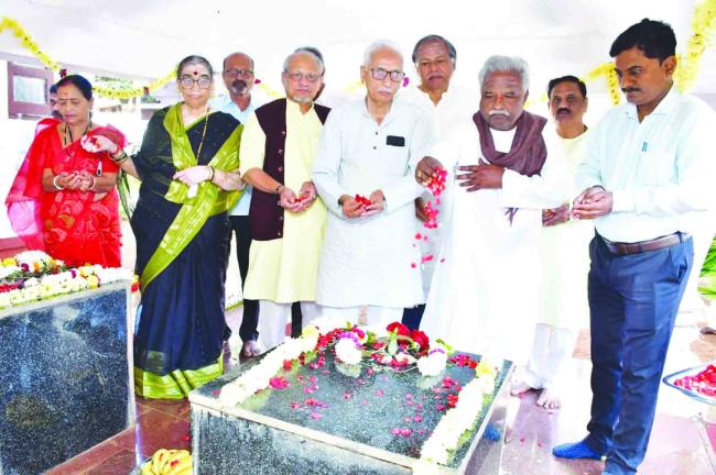 ಡಾ. ಮಲ್ಲಿಕಾರ್ಜುನ ಮನಸೂರ ಜನ್ಮದಿನಾಚರಣೆ