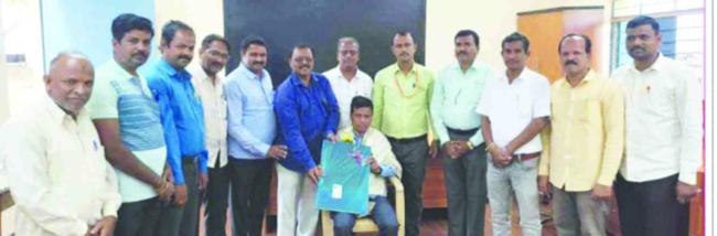 ನಿವೃತ್ತ ಶಿಕ್ಷಕ ಚಂದ್ರ​‍್ಪರಿಗೆ ಬೀಳ್ಕೊಡುಗೆ