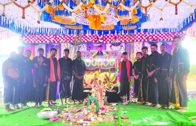 ಅದ್ದೂರಿ ಅಯ್ಯಪ್ಪ ಮೆರವಣಿಗೆ  