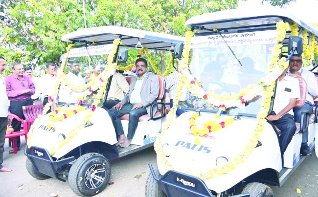 ಬ್ಯಾಟರಿ ಚಾಲಿತ ವಾಹನ ಹಾಗೂ ವಸತಿ ನಿಲಯ ಕಟ್ಟಡಗಳ ನವೀಕರಣ ಕಾಮಗಾರಿಗಳಿಗೆ ಚಾಲನೆ