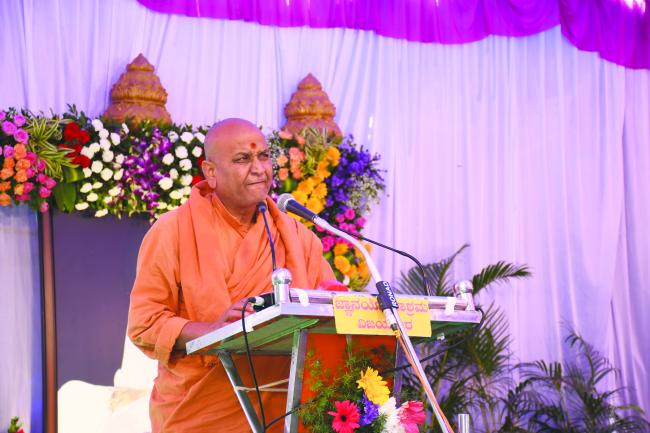 ನಮ್ಮನ್ನು ತಾಯಿ ಎತ್ತರಕ್ಕೆ ಆ ದೇವರೂ ಎತ್ತಲು ಸಾಧ್ಯವಿಲ್ಲ - ಕಾಡಸಿದ್ಧೇಶ್ವರ ಸ್ವಾಮೀಜಿ 