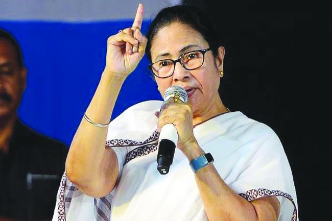 ಬಾಂಗ್ಲಾದೇಶದ ನುಸುಳುಕೋರರು ಭಾರತ ಪ್ರವೇಶಿಸಲು ಬಿಎಸ್ಎಫ್ ಅವಕಾಶ ನೀಡಿದೆ: ಮಮತಾ ಬ್ಯಾನರ್ಜಿ