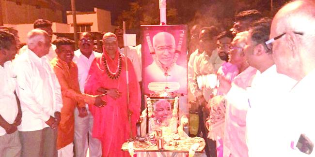 ಕನಕದಾಸ ಬಡಾವಣೆ ನಾಗರಿಕರಿಂದ ಸಿದ್ಧೇಶ್ವರ ಶ್ರೀಗಳಿಗೆ ನುಡಿನಮನ