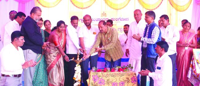 ಮಹಿಳೆಯರು ಅಡುಗೆ ಮನೆಗೆ ಸಿಮಿತ ಅನ್ನೋ ಕಾಲ ಹೋಗಿ- ಎಫ್‌.ಜಿ ಚಿನ್ನನವರ