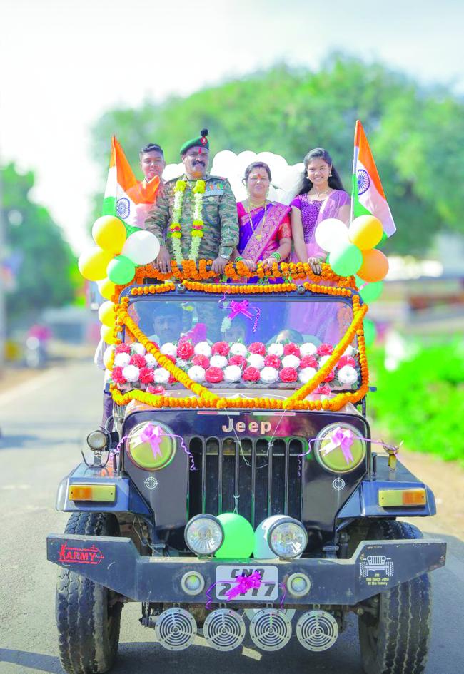 ಯೋಧ ಮಚ್ಚೆಂದ್ರ ಮಾನೆಗೆ ಅದ್ದೂರಿ ಸ್ವಾಗತ 