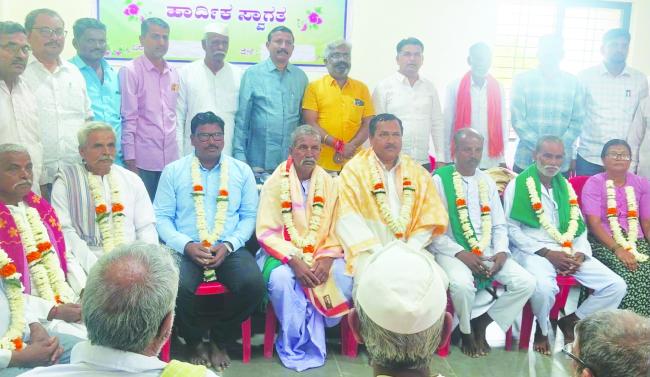 ವಣ್ಣೂರ ಪ್ರಾಥಮಿಕ ಕೃಷಿ ಪತ್ತಿನ ಸಹಕಾರಿ ಸಂಘದ  ಅಧ್ಯಕ್ಷರಾಗಿ  ದೇಸಾಯಿ, ಉಪಾಧ್ಯಕ್ಷರಾಗಿ ಬಶೆಟ್ಟಿ ಆಯ್ಕೆ