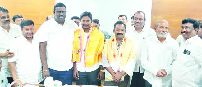 ಮಾಧ್ಯಮ ಅಕಾಡೆಮಿ ಪ್ರಶಸ್ತಿ ಪುರಸ್ಕೃತ ಸಿರಾಜ್ ಬಿಸರಳ್ಳಿ ಹಾಗೂ ಅಖಿಲ್ ಉಡೇವುರಿಗೆ ಸನ್ಮಾನ