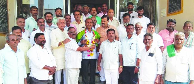 ಕೃಷಿ ಪತ್ತಿನ ಸಹಕಾರಿ ಸಂಘ ಚುನಾವಣೆ: ತಳವಾರ ಅವಿರೋಧವಾಗಿ ಆಯ್ಕೆ