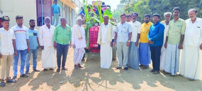 ಗವಿಮಠದ ಮಹಾದಾಸೋಹಕ್ಕೆ ಹರಿದು ಬರುತ್ತಿರುವರೊಟ್ಟಿ ಹಾಗೂ ದವಸ,ಧಾನ್ಯಗಳು