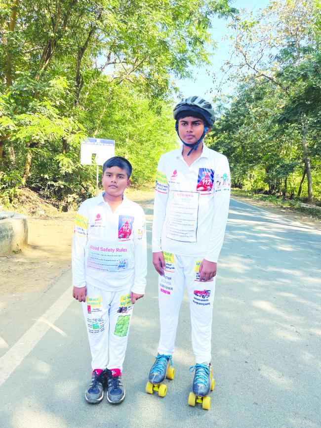  ರಸ್ತೆ ಜಾಗೃತಿಗೆ ಸ್ಕೇಟಿಂಗ್ ಮೂಲಕ ಜಾಗೃತಿ ಮೂಡಿಸುತ್ತಿರುವ ಪ್ರೀತಂ, ಪ್ರಥಮ್ 