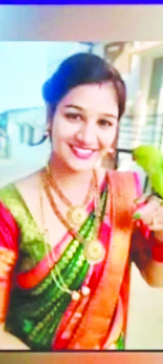 ಗೃಹಿಣಿ ಆತ್ಮಹತ್ಯೆ 