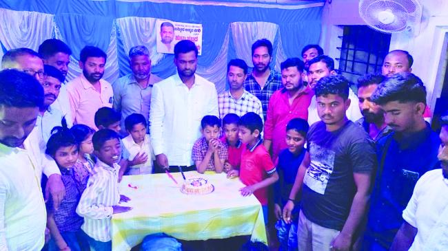 ಜಮೀರ್ ಜಿಗರಿ ಅವರ 29ನೇ ವರ್ಷದ  ಹುಟ್ಟುಹಬ್ಬವನ್ನು ಮಕ್ಕಳಿಗೆ ವಿದ್ಯಾ ಸಲಕರಣೆಗಳಾದ ಪುಸ್ತಕ,ಪೆನ್ನು ವಿತರಣೆ 