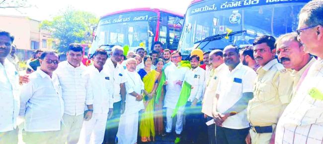 ಬಸ್ ನಿಲ್ದಾಣದಲ್ಲಿ ನಡೆದ ಸಮಾರಂಭದಲ್ಲಿ ಎರಡು ಹೊಸ ಬಸ್ ಮಾರ್ಗಗಳ ಸಂಚಾರ: ಶಾಸಕ ಶ್ರೀನಿವಾಸ ಮಾನೆ 
