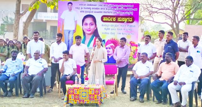 ಸಂಸದೆ ಪ್ರಿಯಾಂಕ ಜಾರಕಿಹೋಳಿಯಿಂದ ವಿವಿಧ ಕಾಮಗಾರಿಗಳಿಗೆ ಚಾಲನೆ 