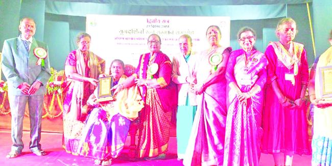 ರಾಷ್ಟ್ರ ಮಟ್ಟದ ಯುಗ ದರ್ಶನಿ ರತ್ನ ಪ್ರಶಸಿ ಪ್ರದಾನ