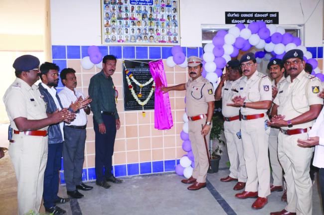 ಹೊಸ ಬಸ್ ನಿಲ್ದಾಣದಲ್ಲಿ ನೂತನ ಪೊಲೀಸ್ ಹೊರಠಾಣೆಯ ಉದ್ಘಾಟನೆ