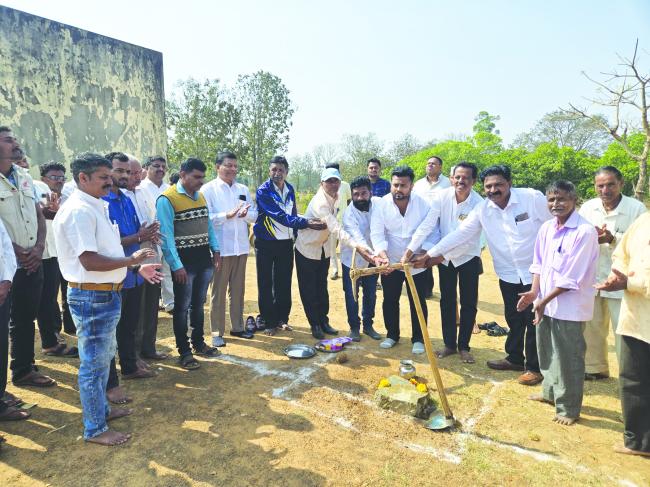 ವೇದಿಕೆ ನಿರ್ಮಾಣ ಕಾಮಗಾರಿಗೆ ಭೂಮಿ ಪೂಜೆ